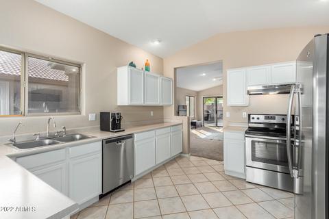 2615 E Gary Way, Phoenix, AZ 85042 photo 1
