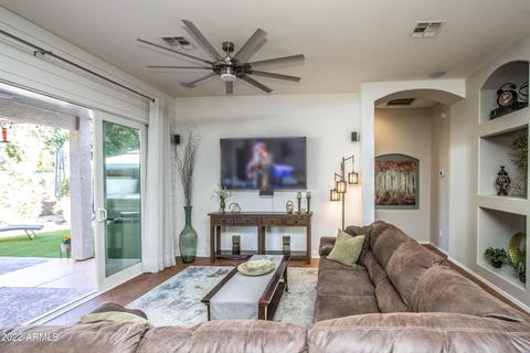 568 E Gail Dr, Gilbert, AZ 85296 photo 2