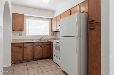 2827 N 55th Dr, Phoenix, AZ 85035 photo 8