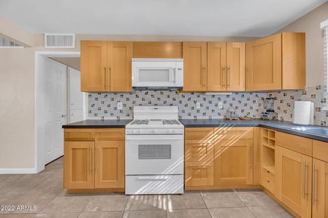 131 E Orchid Ln, Phoenix, AZ 85020 photo 9