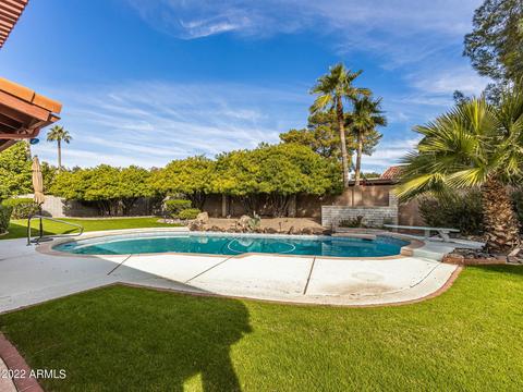 42 E Interlacken Dr, Phoenix, AZ 85022 photo 2