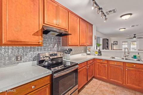 2608 W Carson Rd, Phoenix, AZ 85041 photo 4