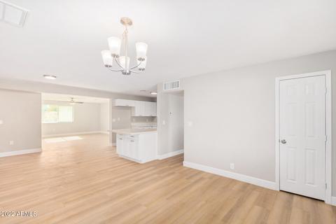 1739 E Pleasant Ln, Phoenix, AZ 85042 photo 4