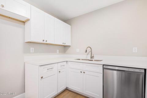 1739 E Pleasant Ln, Phoenix, AZ 85042 photo 9
