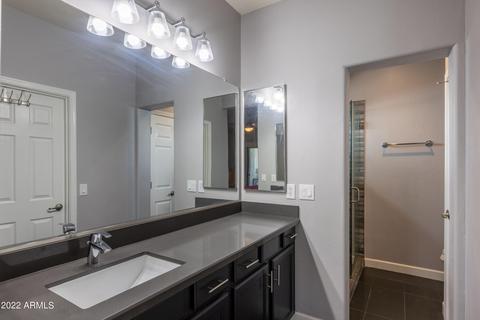 3916 E Branham Ln, Phoenix, AZ 85042 photo 11