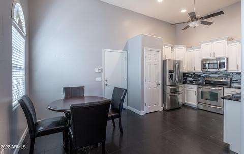 3916 E Branham Ln, Phoenix, AZ 85042 photo 5