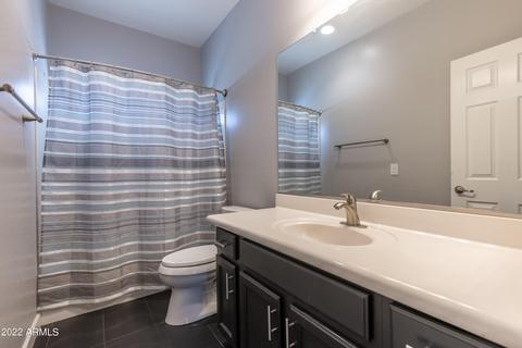 3916 E Branham Ln, Phoenix, AZ 85042 photo 8