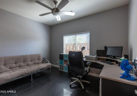 3916 E Branham Ln, Phoenix, AZ 85042 photo 9