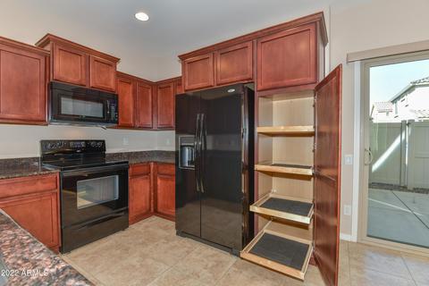 2140 W Scully Dr, Phoenix, AZ 85023 photo 13