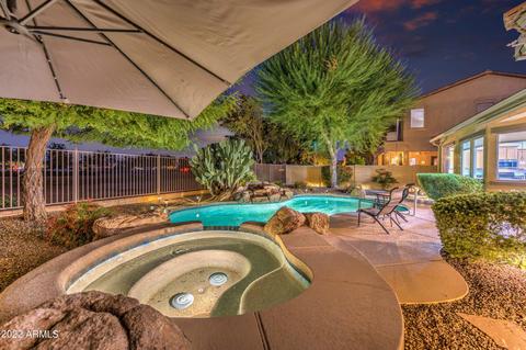 2942 S Colonial St, Gilbert, AZ 85295