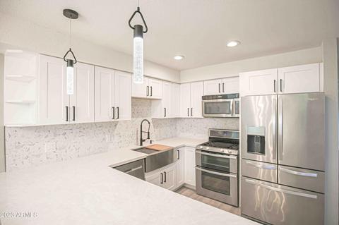 3752 E Sunnyside Dr, Phoenix, AZ 85028