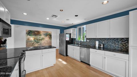 5975 E Orange Blossom Ln, Phoenix, AZ 85018 photo 14
