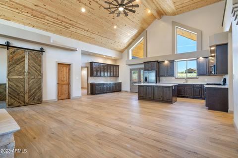 2255 Brown Bear Cir, Overgaard, AZ 85933 photo 6