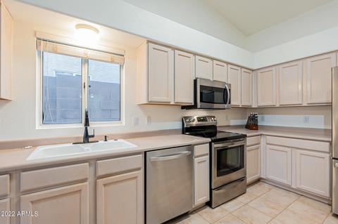 2507 E Taro Ln, Phoenix, AZ 85050 photo 12
