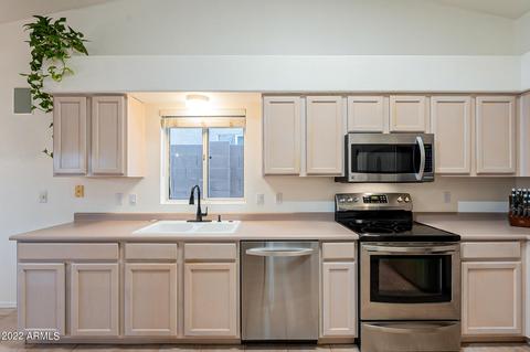 2507 E Taro Ln, Phoenix, AZ 85050 photo 10