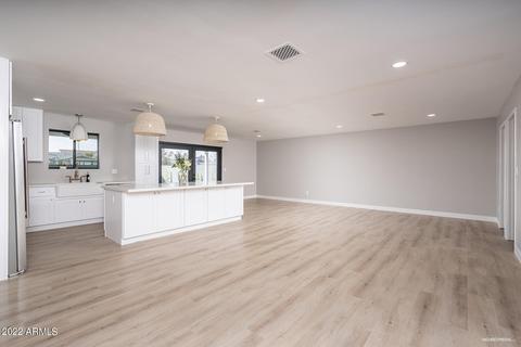 3034 N 49th Ct, Phoenix, AZ 85018 photo 5
