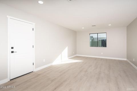 3034 N 49th Ct, Phoenix, AZ 85018 photo 6