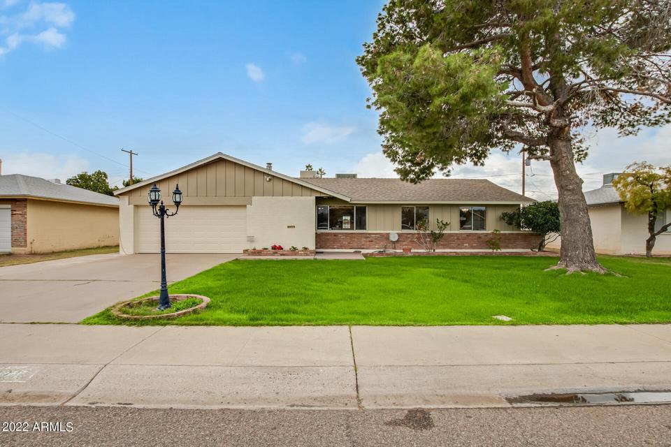  4215 W Lawrence Ln, Phoenix, AZ 85051 photo 2