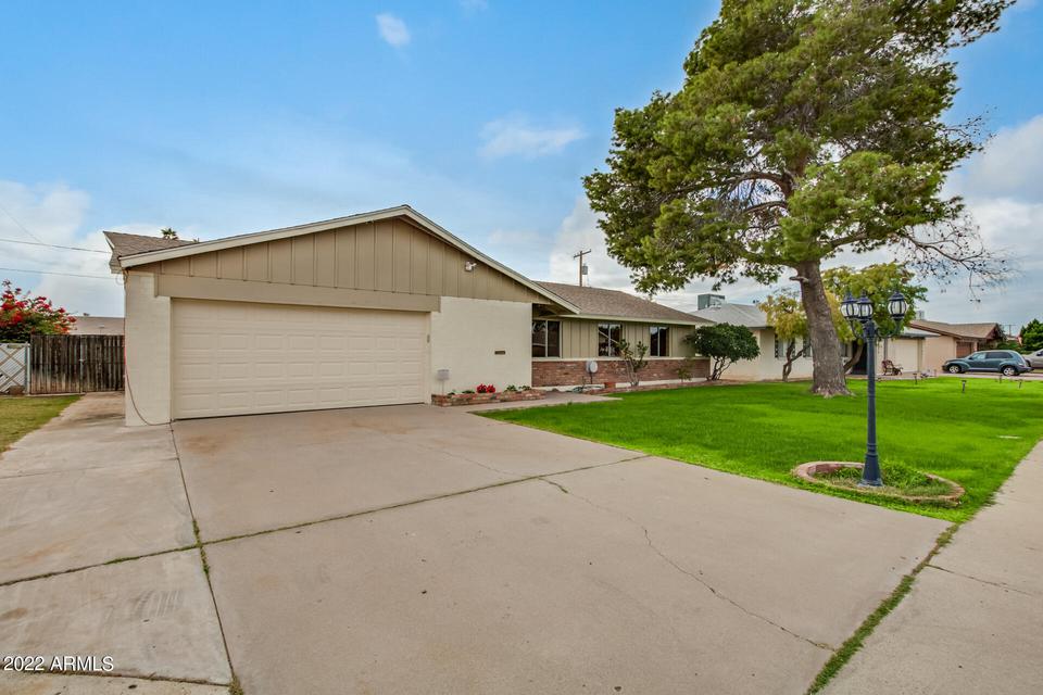  4215 W Lawrence Ln, Phoenix, AZ 85051 photo 4