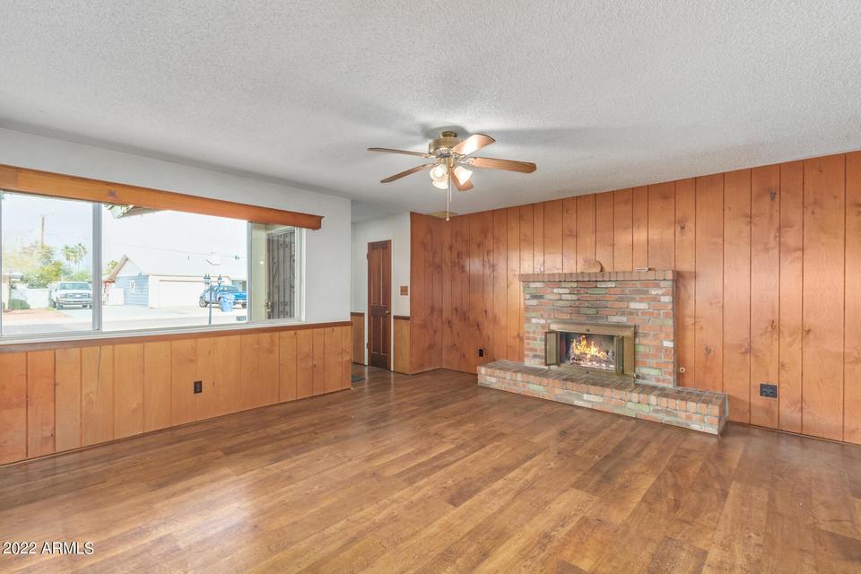  4215 W Lawrence Ln, Phoenix, AZ 85051 photo 8