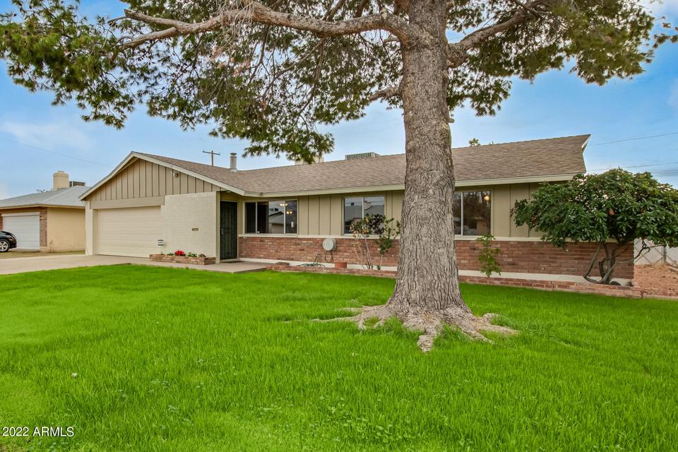  4215 W Lawrence Ln, Phoenix, AZ 85051 photo 5