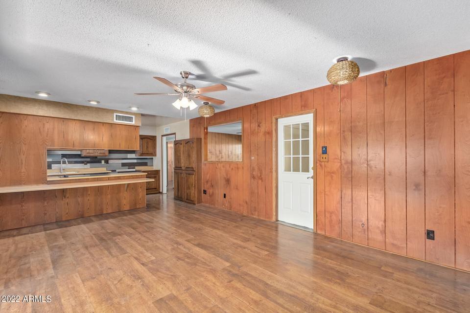  4215 W Lawrence Ln, Phoenix, AZ 85051 photo 11