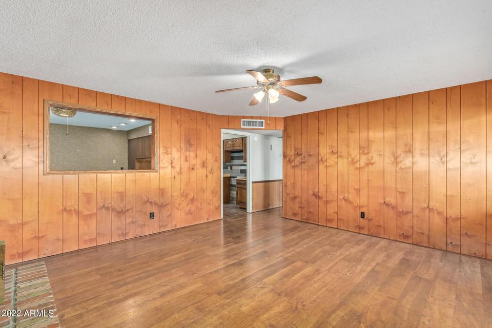  4215 W Lawrence Ln, Phoenix, AZ 85051 photo 9