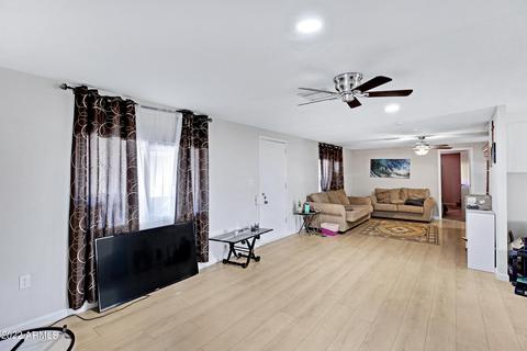 517 E Wagoner Rd, Phoenix, AZ 85022 photo 4