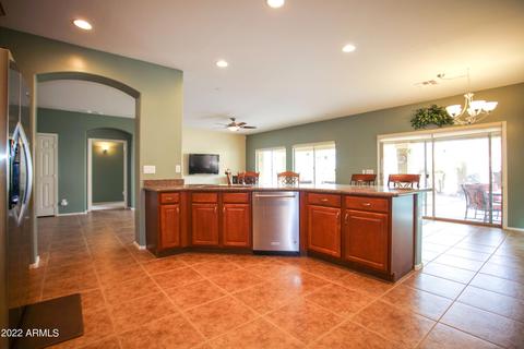 2758 E Crescent Way, Gilbert, AZ 85298 photo 9