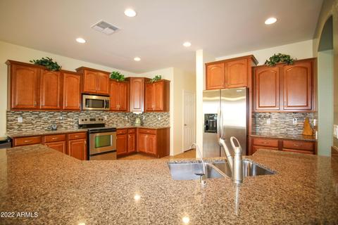 2758 E Crescent Way, Gilbert, AZ 85298 photo 5