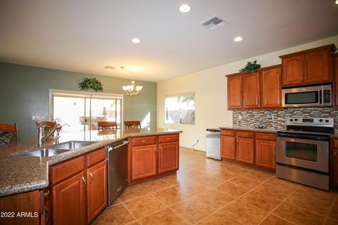 2758 E Crescent Way, Gilbert, AZ 85298 photo 6