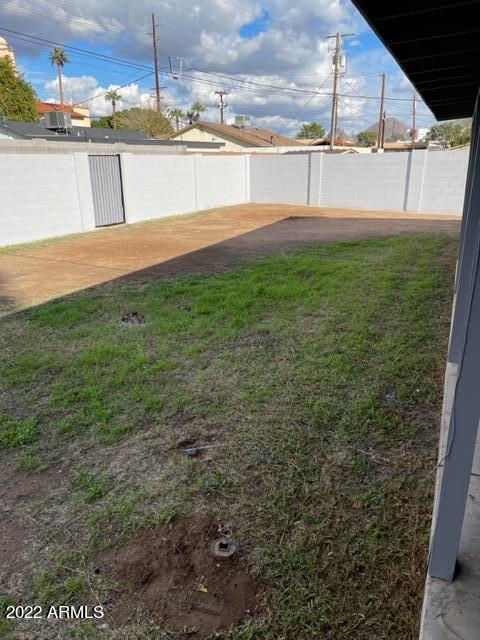 2318 E Sells Dr, Phoenix, AZ 85016 photo 12
