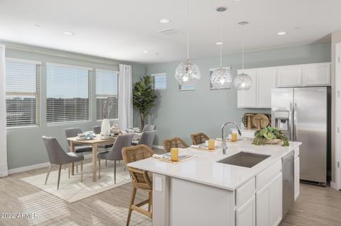 2305 E Ridgewood Ln, Gilbert, AZ 85298 photo 3