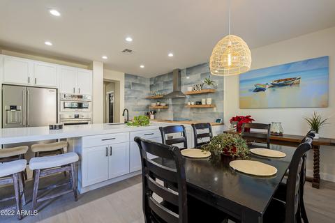 3978 E Crest Ln, Phoenix, AZ 85050 photo 4