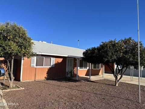 225 Peretz Cir, Morristown, AZ 85342