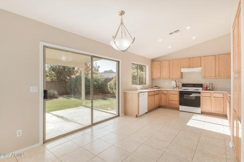 4675 E Goldfinch Gate Ln, Phoenix, AZ 85044 photo 8