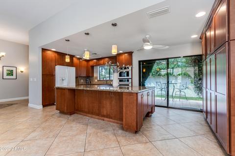 2561 E Denton Ln, Phoenix, AZ 85016 photo 4