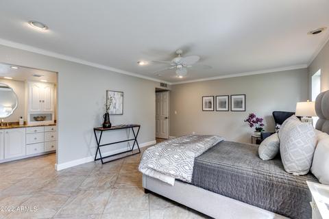 2561 E Denton Ln, Phoenix, AZ 85016 photo 9