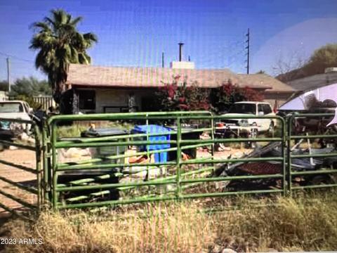 740 E Roberts Rd, Phoenix, AZ 85022 photo 2