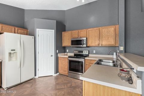 2901 E Morgan Dr, Gilbert, AZ 85295 photo 9