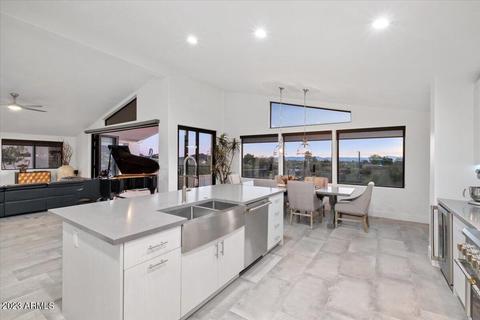1439 Echo Ln, Phoenix, AZ 85020 photo 9