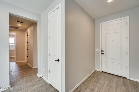 5638 S 28th St, Phoenix, AZ 85040 photo 6