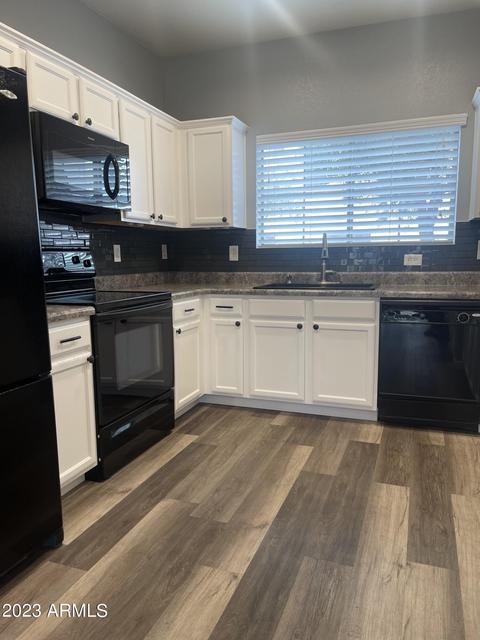 1081 E Parkview Ct, Gilbert, AZ 85295 photo 6