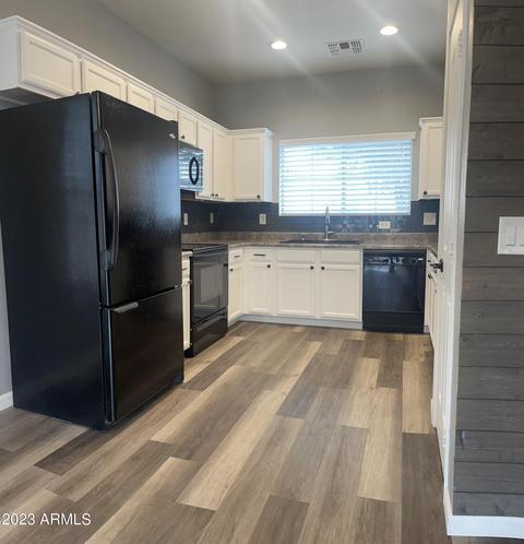 1081 E Parkview Ct, Gilbert, AZ 85295 photo 9