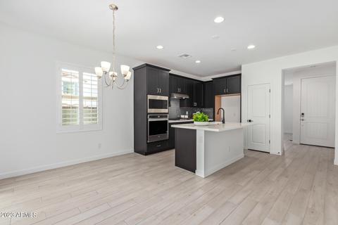 1715 E Stella Ln, Phoenix, AZ 85016 photo 8