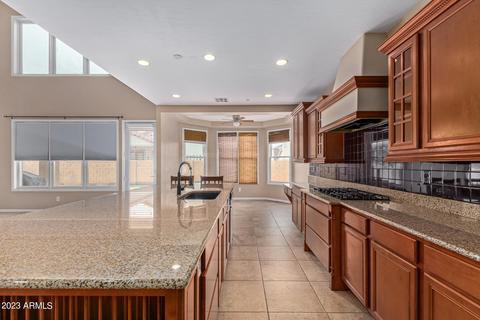 6830 S 42nd Dr, Phoenix, AZ 85041 photo 7