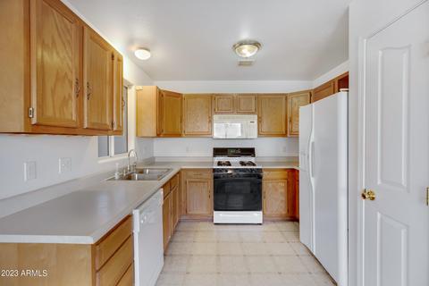 730 W Patton Ave, Coolidge, AZ 85128 photo 8