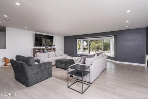 4545 N Royal View Dr E, Phoenix, AZ 85018 photo 7