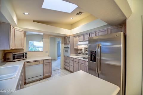1618 E Waltann Ln, Phoenix, AZ 85022 photo 6