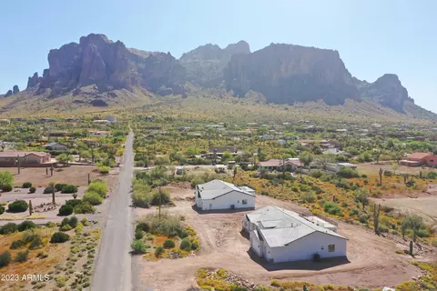5625 E Reavis St, Apache Junction, AZ 85119